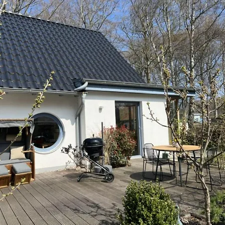 Holiday home Doppelhaushaelfte Strandhaus - 1 Minute Vom Entfernt *